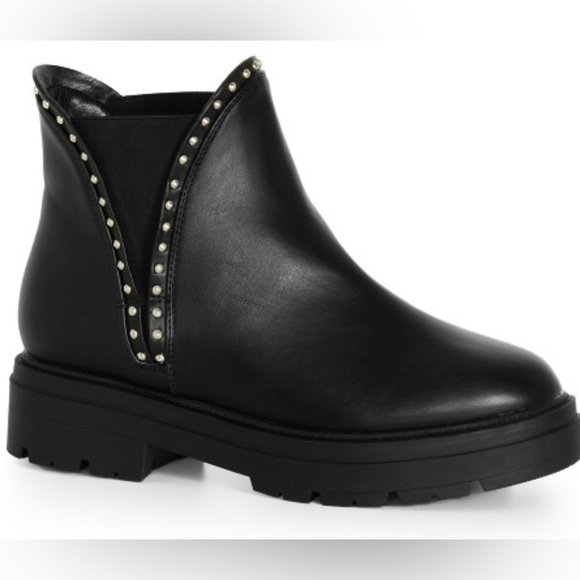 Brand new- WIDE FIT Gia Stud Ankle Boot - black - Picture 3 of 3